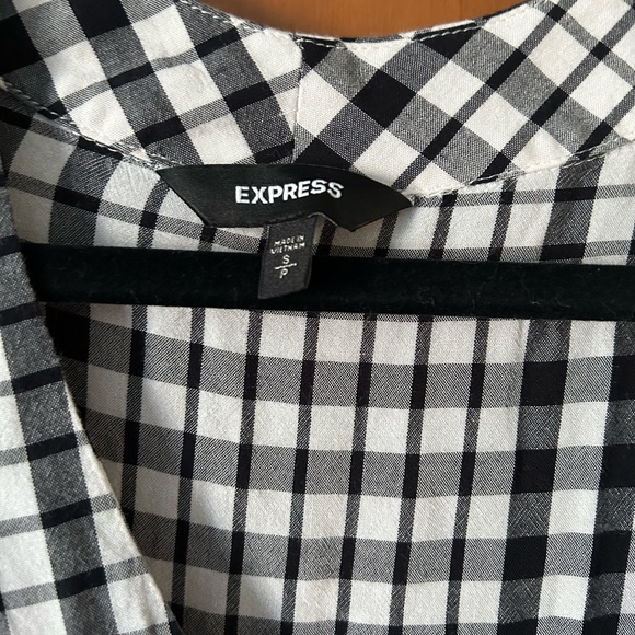 Tie front top - Picture 3 of 3